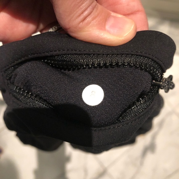 Lululemon Size 8 black crop leggings. EUC. - Picture 5 of 7